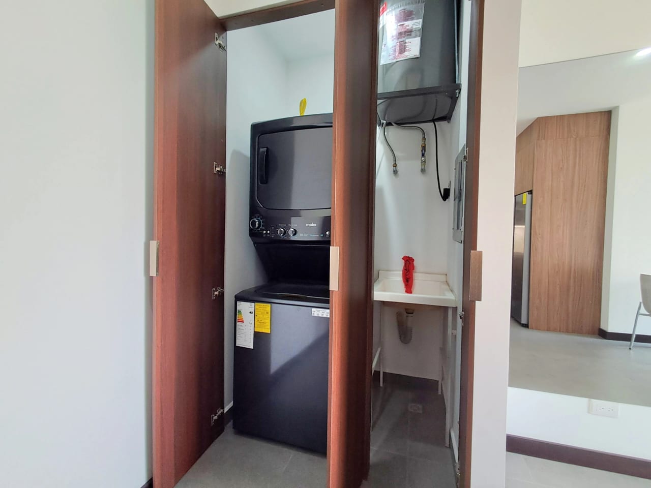 APARTAMENTO AMUEBLADO PARA ESTRENAR EDIFICIO ARLES 57MTS2, 2 DORMITORIOS, ZONA 15 — Apartamento en Alquiler en Arles, Zona 15, Guatemala, Ciudad — foto 5 de 17