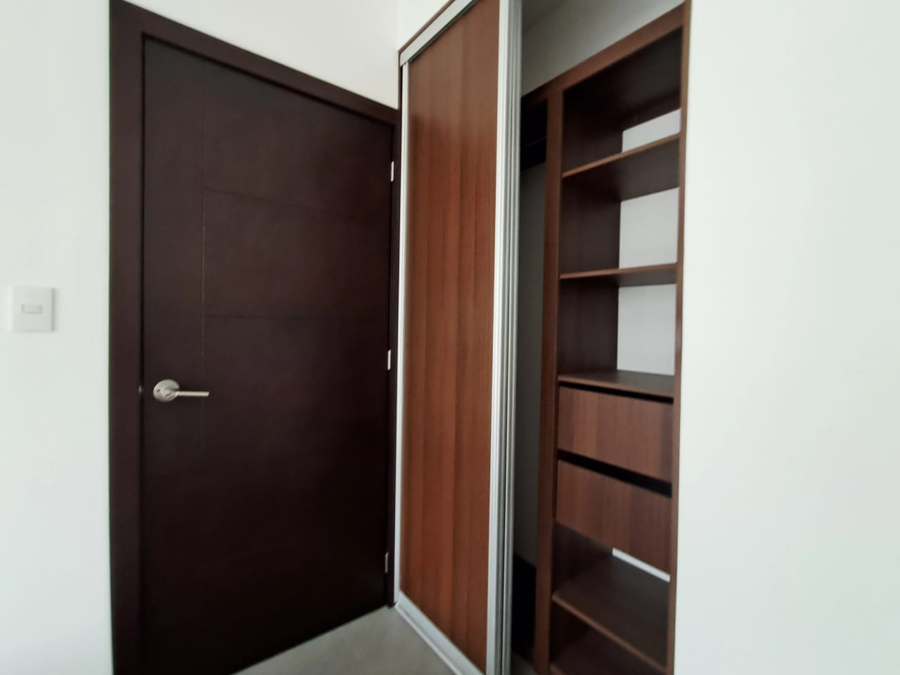 APARTAMENTO AMUEBLADO PARA ESTRENAR EDIFICIO ARLES 57MTS2, 2 DORMITORIOS, ZONA 15 — Apartamento en Alquiler en Arles, Zona 15, Guatemala, Ciudad — foto 9 de 17