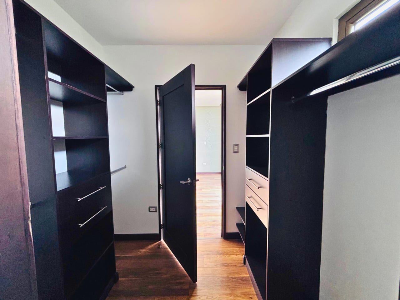 APTO EN EDIFICIO BOUTIQUE 2 HAB. / EDIF. TORRE VERDE Z.15 — Apartamento en Venta en Torre Verde, Zona 15, Guatemala, Ciudad — foto 11 de 17