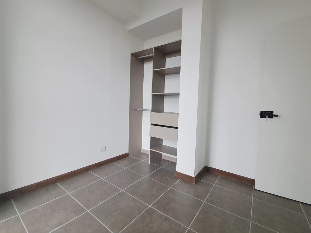 APARTAMENTO EN RENTA P/ESTRENAR, EDIF. QUINCE ESQUINA, ZONA 15 — Apartamento en Alquiler en Quince Esquina, Zona 15, Guatemala, Ciudad — foto 8 de 17