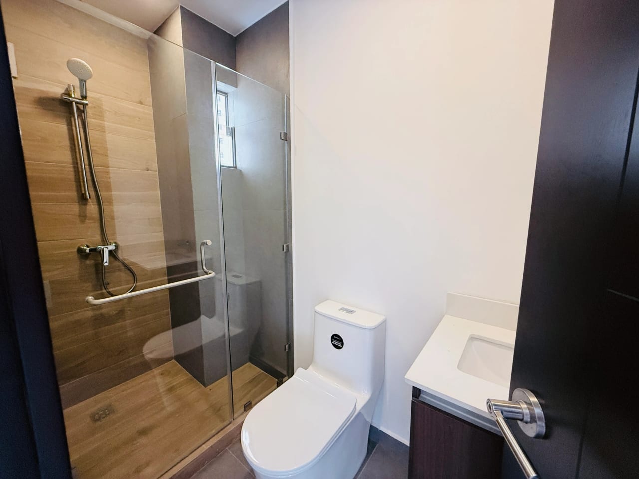 APARTAMENTO PARA ESTRENAR 3 HABS. 119Mts2 EDIF. Arles ZONA 15 — Apartamento en Alquiler en Arles, Zona 15, Guatemala, Ciudad — foto 9 de 17