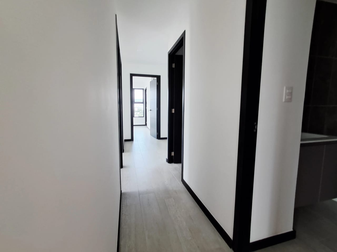 APARTAMENTO CON LÍNEA BLANCA PARA ESTRENAR EDIFICIO VERDÚ 140.67 MTS2, 3 DORMITORIOS, ZONA 13 — Apartamento en Alquiler en Verdú, Zona 13, Guatemala, Ciudad — foto 5 de 17