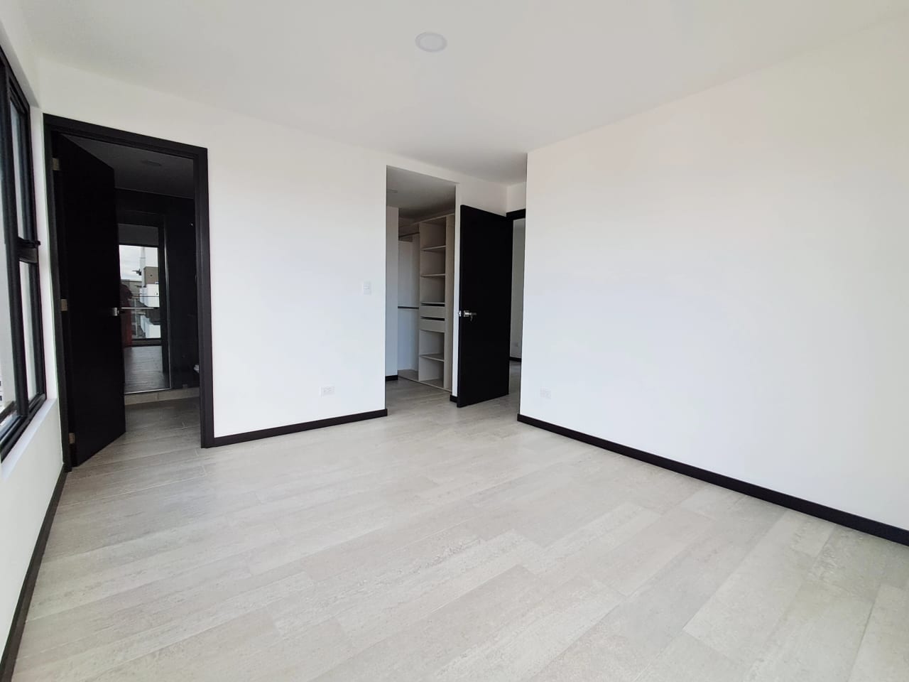 APARTAMENTO CON LÍNEA BLANCA PARA ESTRENAR EDIFICIO VERDÚ 140.67 MTS2, 3 DORMITORIOS, ZONA 13 — Apartamento en Alquiler en Verdú, Zona 13, Guatemala, Ciudad — foto 10 de 17