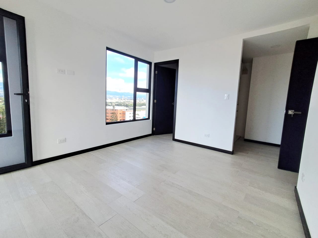 APARTAMENTO CON LÍNEA BLANCA PARA ESTRENAR EDIFICIO VERDÚ 140.67 MTS2, 3 DORMITORIOS, ZONA 13 — Apartamento en Alquiler en Verdú, Zona 13, Guatemala, Ciudad — foto 11 de 17