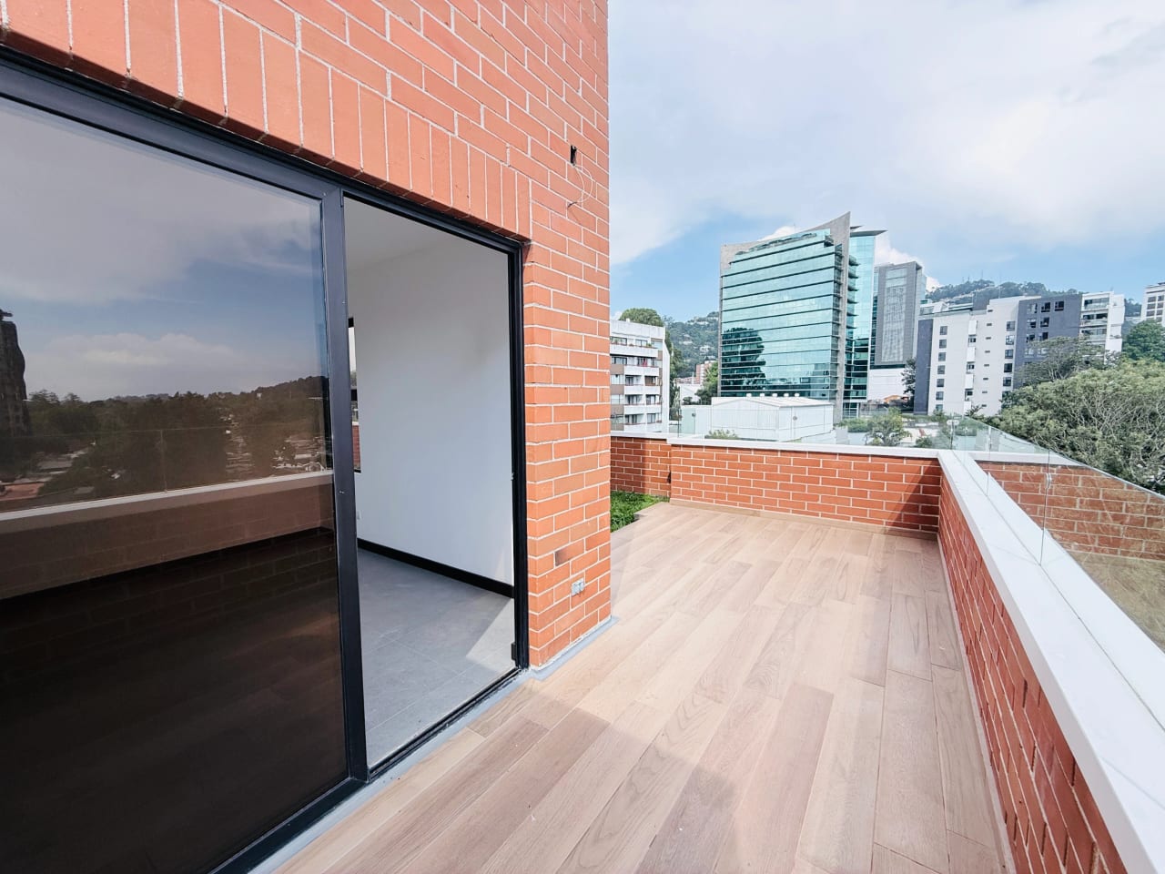 APARTAMENTO C/ JARDÍN PARA ESTRENAR 3 HABS. EDIF. Arles ZONA 15 — Apartamento en Venta en Arles, Zona 15, Guatemala, Ciudad — foto 12 de 17