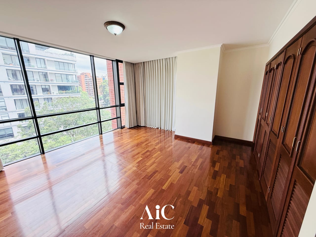 Apartamento Amplio con Balcón 2 Habitaciones. Quinta Bella Norte, Z. 1 — Apartamento en Alquiler en Quinta Bella, Zona 14, Guatemala, Ciudad — foto 16 de 17