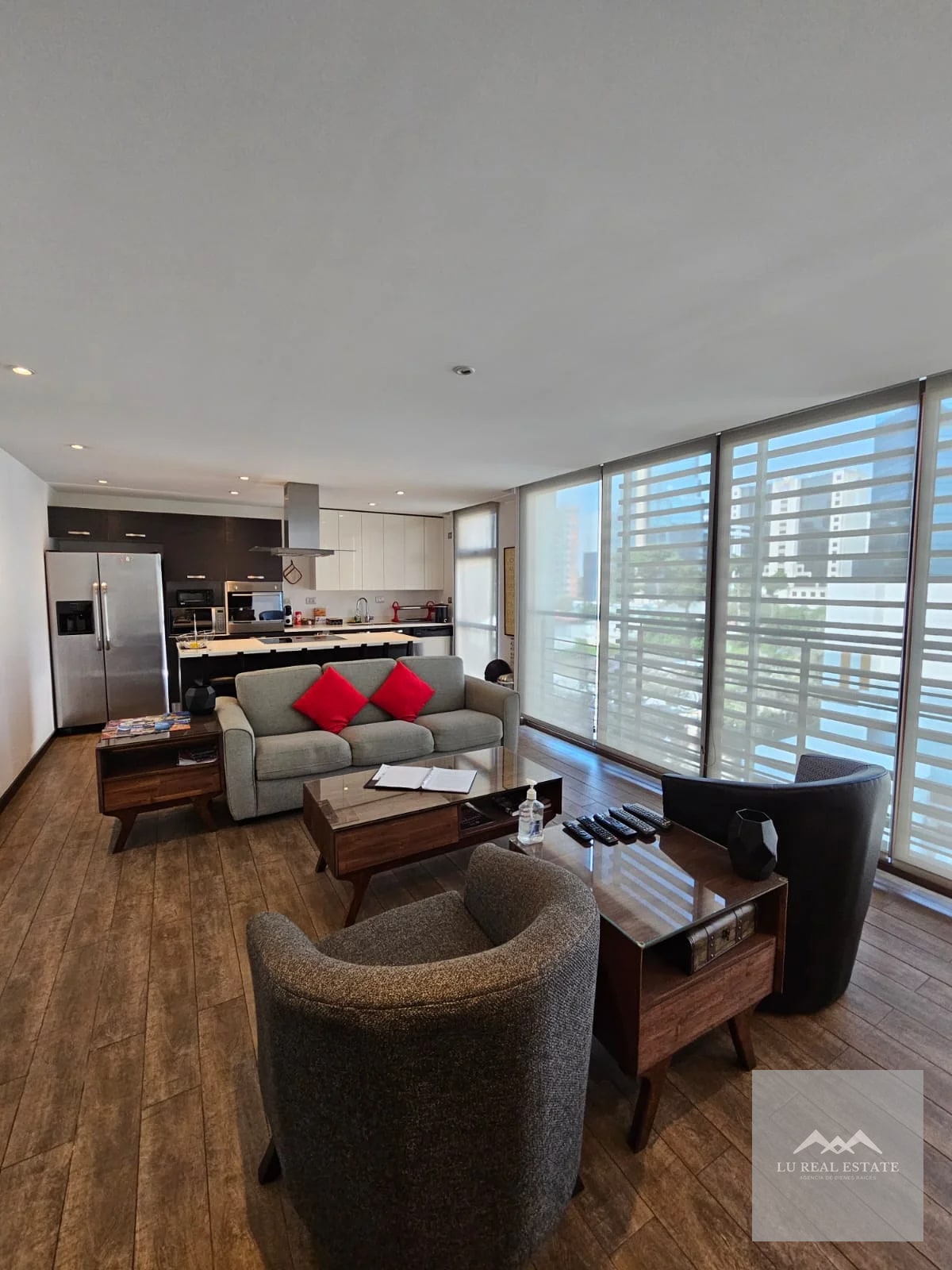 Espectacular apartamento en z10 - 1