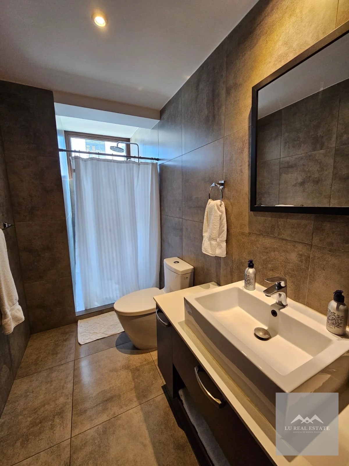 Espectacular apartamento en z10 - 2