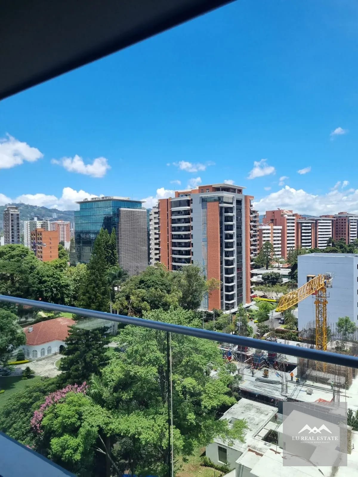 Espectacular apartamento en z10 — Apartamento en Alquiler en Zona 10, Guatemala, Ciudad — foto 7 de 9