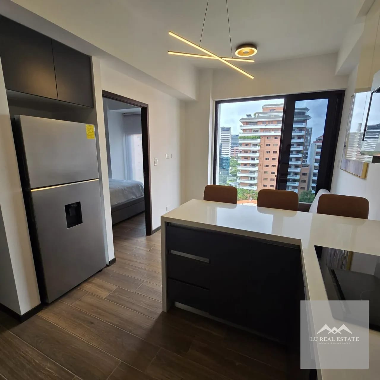 Espectacular apartamento en z10 — Apartamento en Alquiler en Zona 10, Guatemala, Ciudad — foto 1 de 9