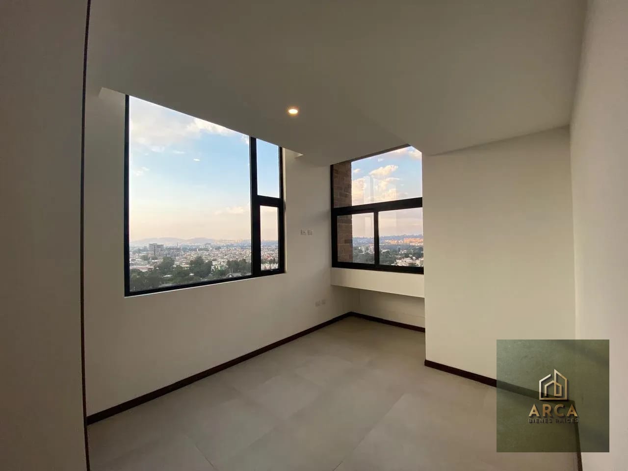 Apartamento en venta zona 10 — Apartamento en Venta en Zona 10, Guatemala, Ciudad — foto 5 de 6