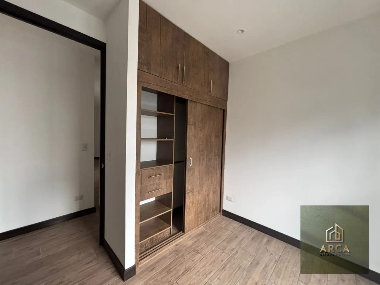 Apartamento en alquiler zona 10 — Apartamento en Alquiler en Habitat Ciudad Vieja, Zona 10, Guatemala, Ciudad — foto 5 de 11