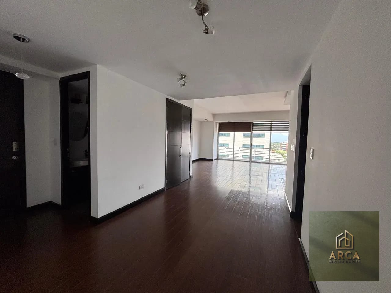 Apartamento en alquiler zona 10 — Apartamento en Alquiler en Zona 10, Guatemala, Ciudad — foto 5 de 12
