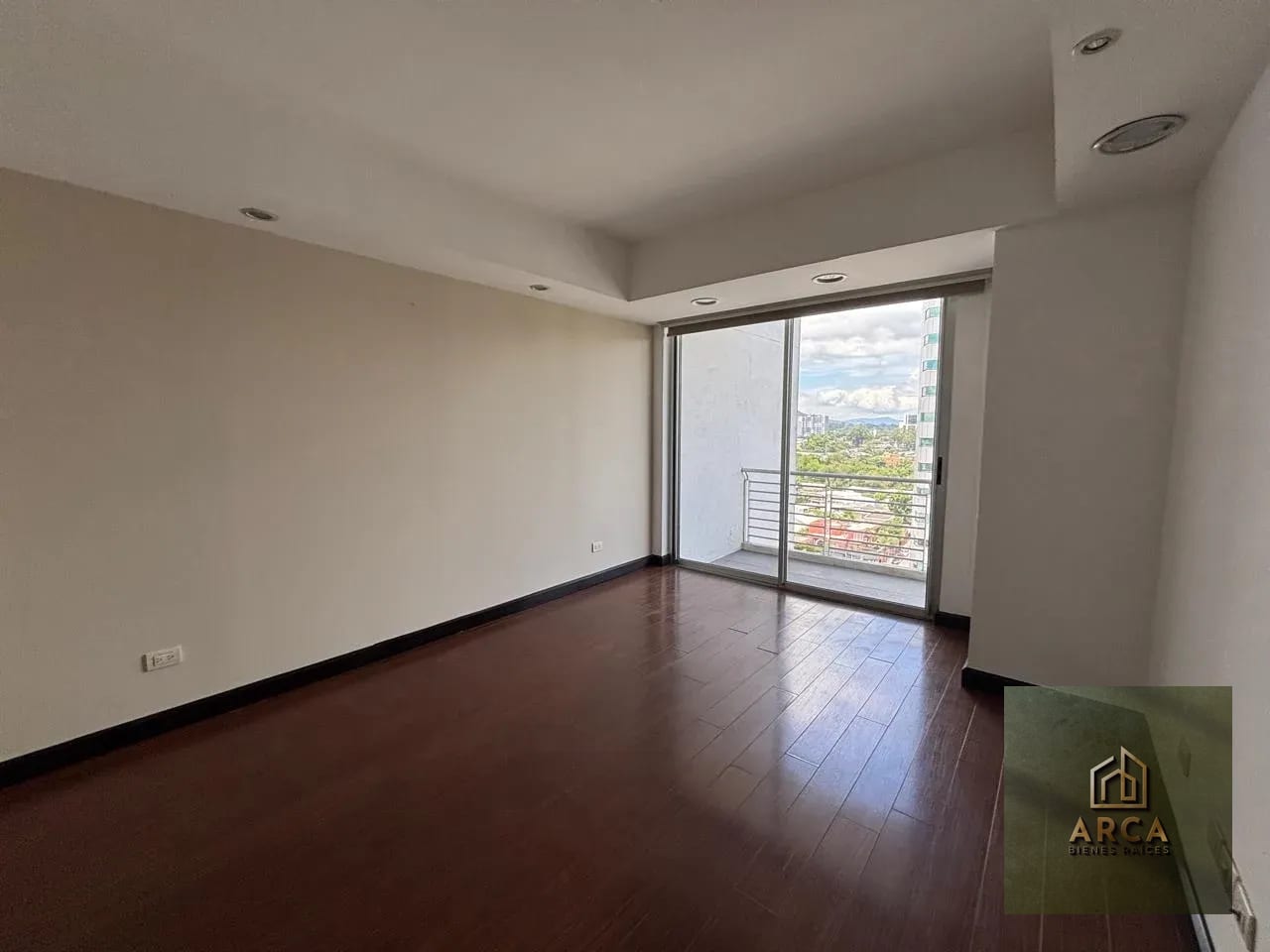 Apartamento en alquiler zona 10 — Apartamento en Alquiler en Zona 10, Guatemala, Ciudad — foto 11 de 12