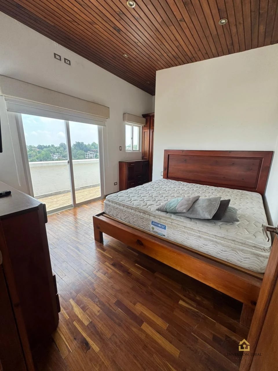 Rento Apto Q5,700 | Zona 16 | Edificio Lindora Loft | Amueblado y Equipado — Apartamento en Alquiler en La Montaña, Zona 16, Guatemala, Ciudad — foto 5 de 17