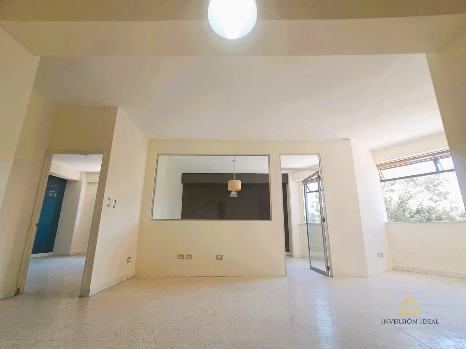 Rento apartamento para vivienda u oficina $1,000 | Torre Elgin Z.14 — Apartamento en Alquiler en Torre Elgín, Zona 14, Guatemala, Ciudad — foto 1 de 10