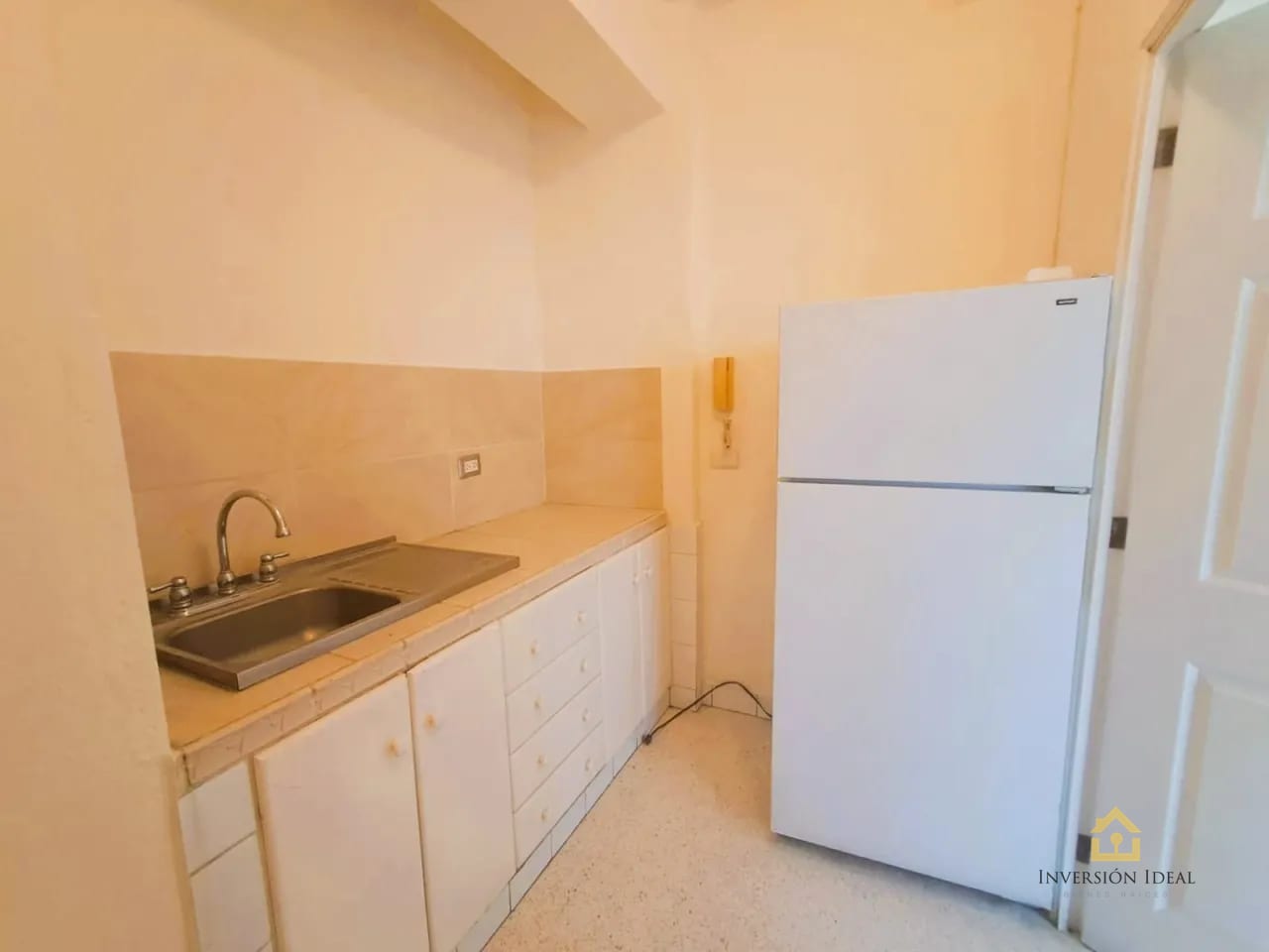 Rento apartamento para vivienda u oficina 3 Hab $900 | Torre Elgin Z.14 — Apartamento en Alquiler en Torre Elgín, Zona 14, Guatemala, Ciudad — foto 9 de 10