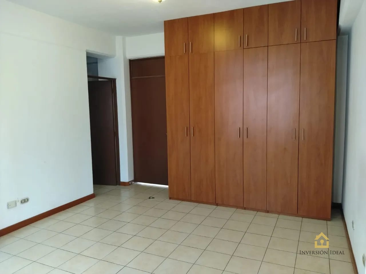 Apartamento en renta - Q6,200 - Edificio Convista Z.15 - 1 Hab + Cuarto de Servicio — Apartamento en Alquiler en San Lázaro, Zona 15, Guatemala, Ciudad — foto 8 de 10