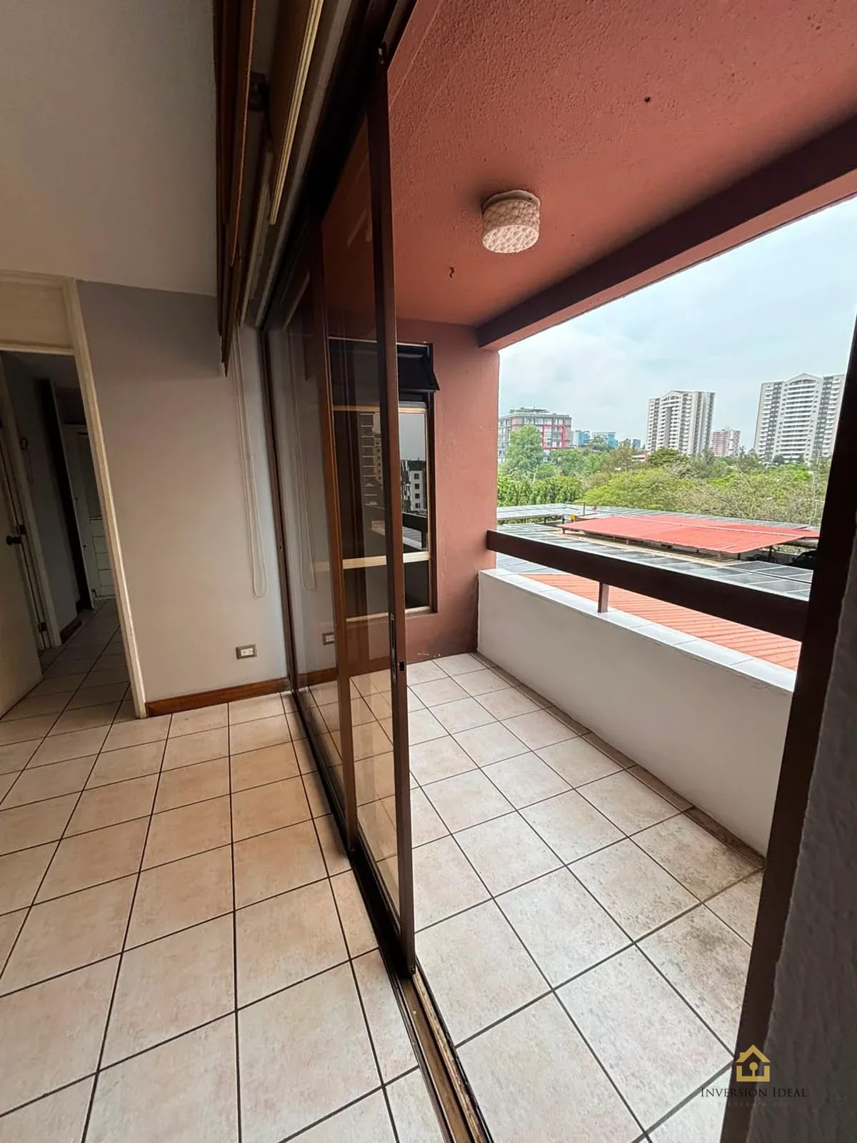 ¡OPORTUNIDAD EN ZONA 15! $140,000 | Apto. Vista Hermosa 2 | 1 Habitación + Balcón — Apartamento en Venta en Vista Hermosa II, Zona 15, Guatemala, Ciudad — foto 2 de 12