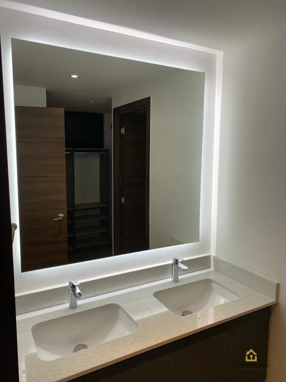 Apartamento en renta/venta 3 habitaciones $1,200 / $290,000 Zona 15 — Apartamento en Alquiler en Parque 15, Zona 15, Guatemala, Ciudad — foto 2 de 17