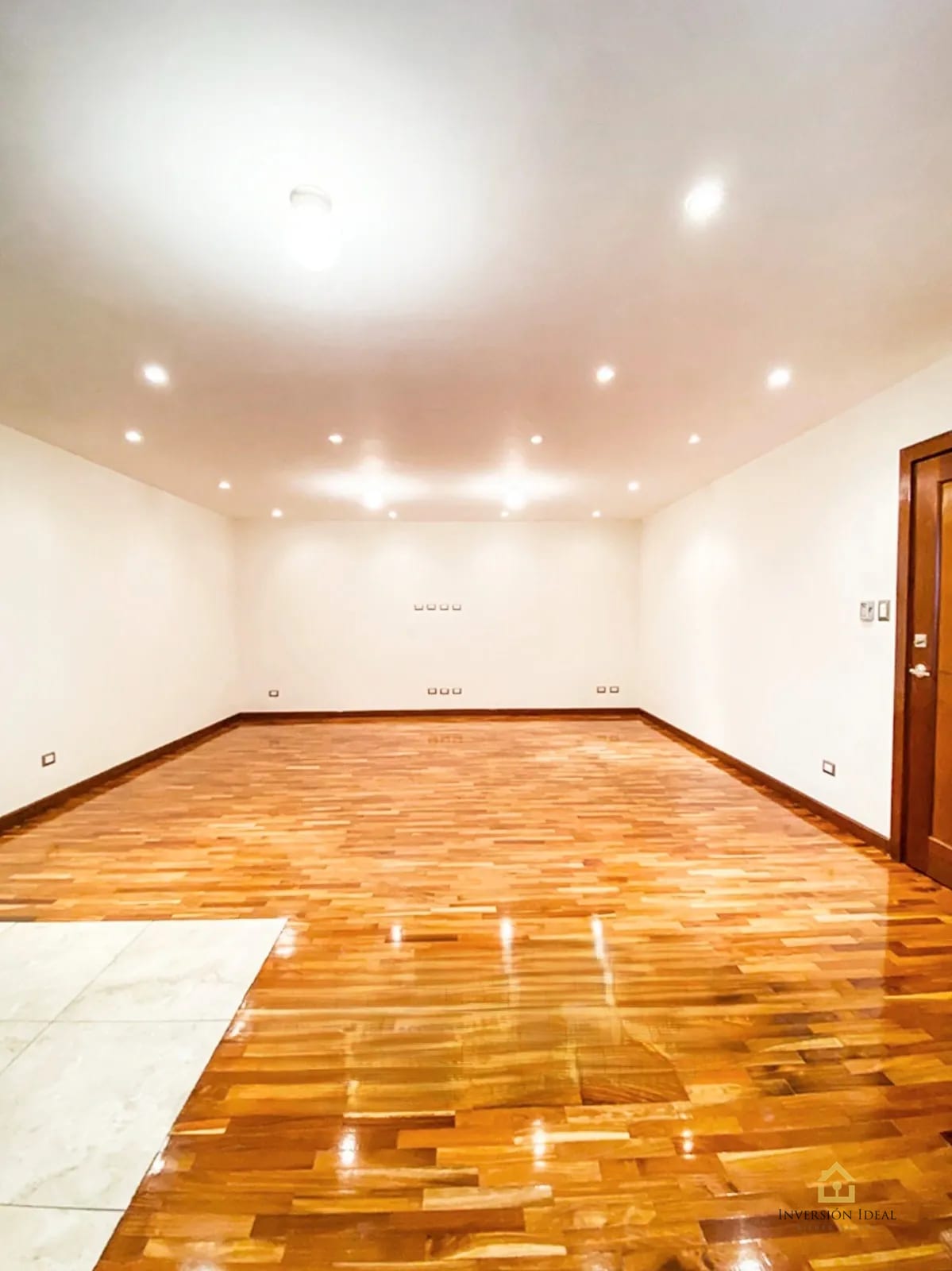 Apartamento en renta 2 parqueos 104 mts² - Q8,100 + IVA | zona 15 — Apartamento en Alquiler en Casa Alhambra, Zona 15, Guatemala, Ciudad — foto 8 de 14