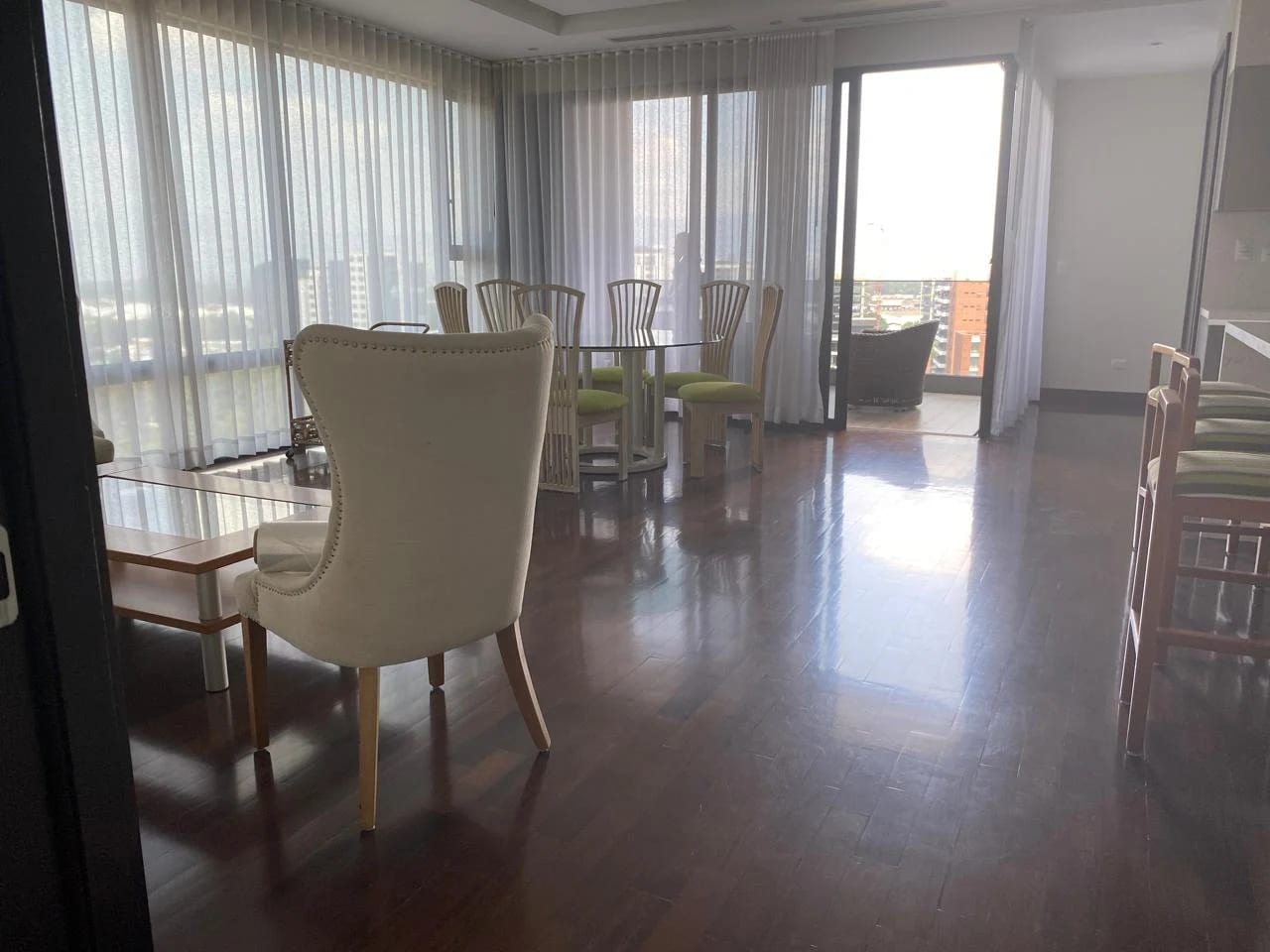 Amplio Apartamento en Alquiler Zona 14 — Apartamento en Alquiler en Santa Inés del Parque, Zona 14, Guatemala, Ciudad — foto 9 de 17