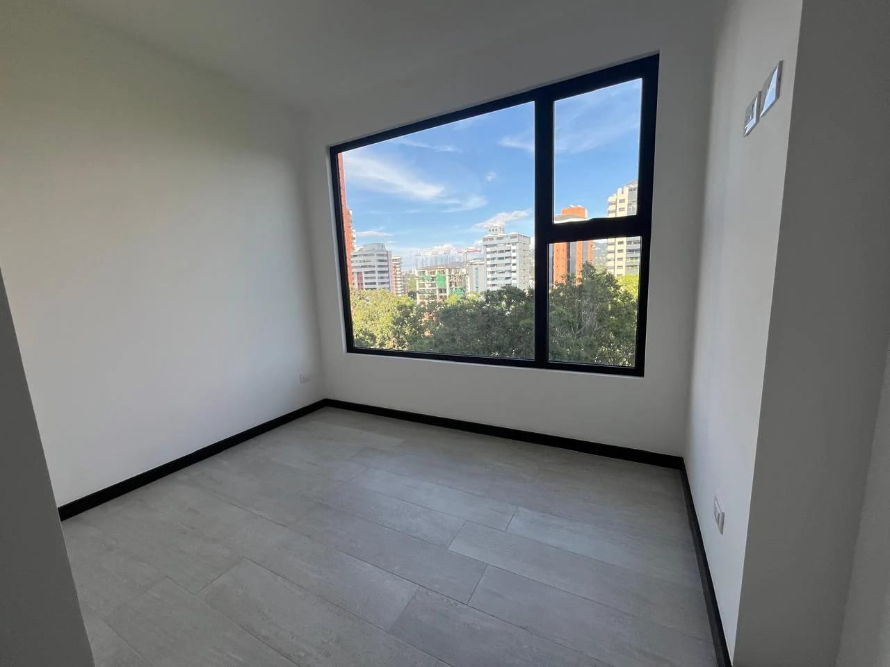 Amplio Apartamento de Tres Dormitorios en Alquiler en Verdu Zona 13 — Apartamento en Alquiler en Verdú, Zona 13, Guatemala, Ciudad — foto 4 de 16