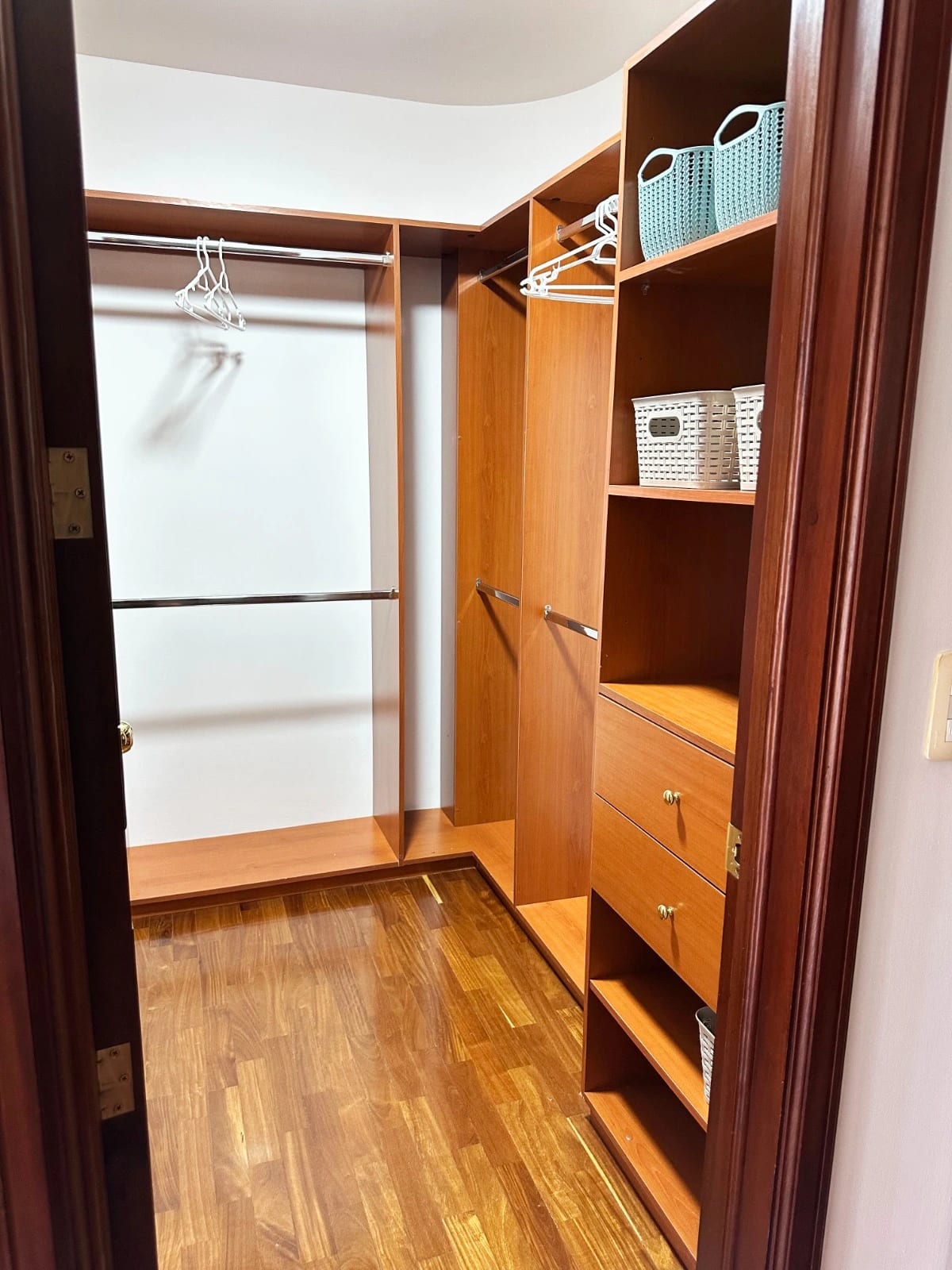 lindo apartamento amueblado en zona 10 — Apartamento en Alquiler en Altos de Santa Clara, Zona 10, Guatemala, Ciudad — foto 3 de 7