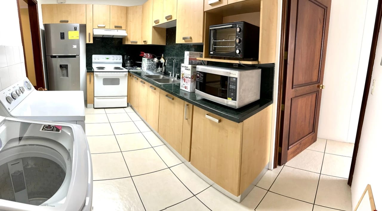 lindo apartamento amueblado en zona 10 — Apartamento en Alquiler en Altos de Santa Clara, Zona 10, Guatemala, Ciudad — foto 4 de 7