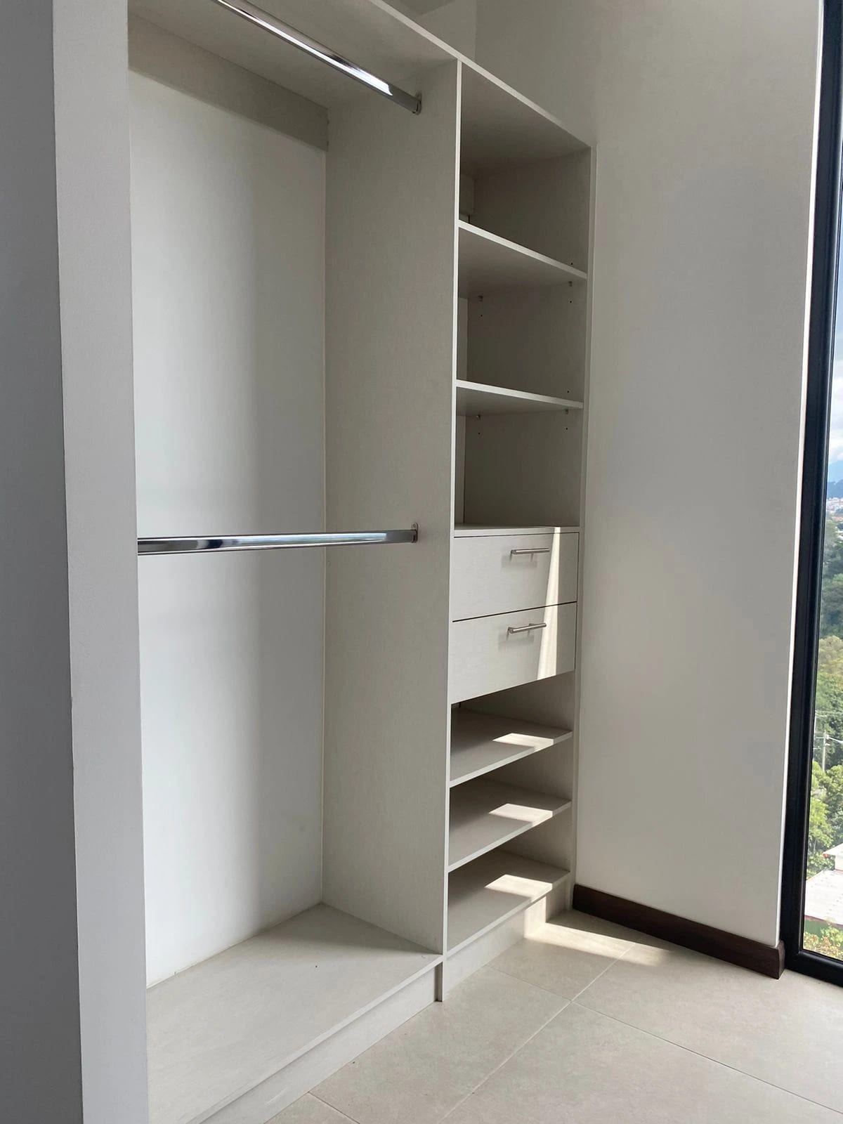 lindo apartamento de dos dormitorios en MIRA ZONA 10 — Apartamento en Venta en Mira, Zona 10, Guatemala, Ciudad — foto 4 de 16