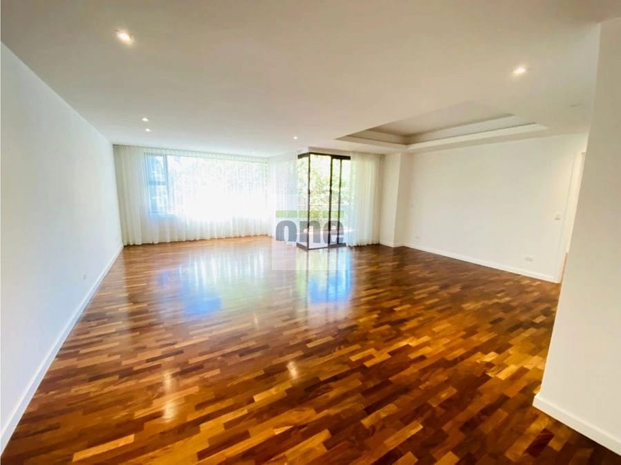 Apartamento de Lujo de 3 dormitorios en zona 10 — Apartamento en Alquiler en Zona 10, Guatemala, Ciudad — foto 1 de 13