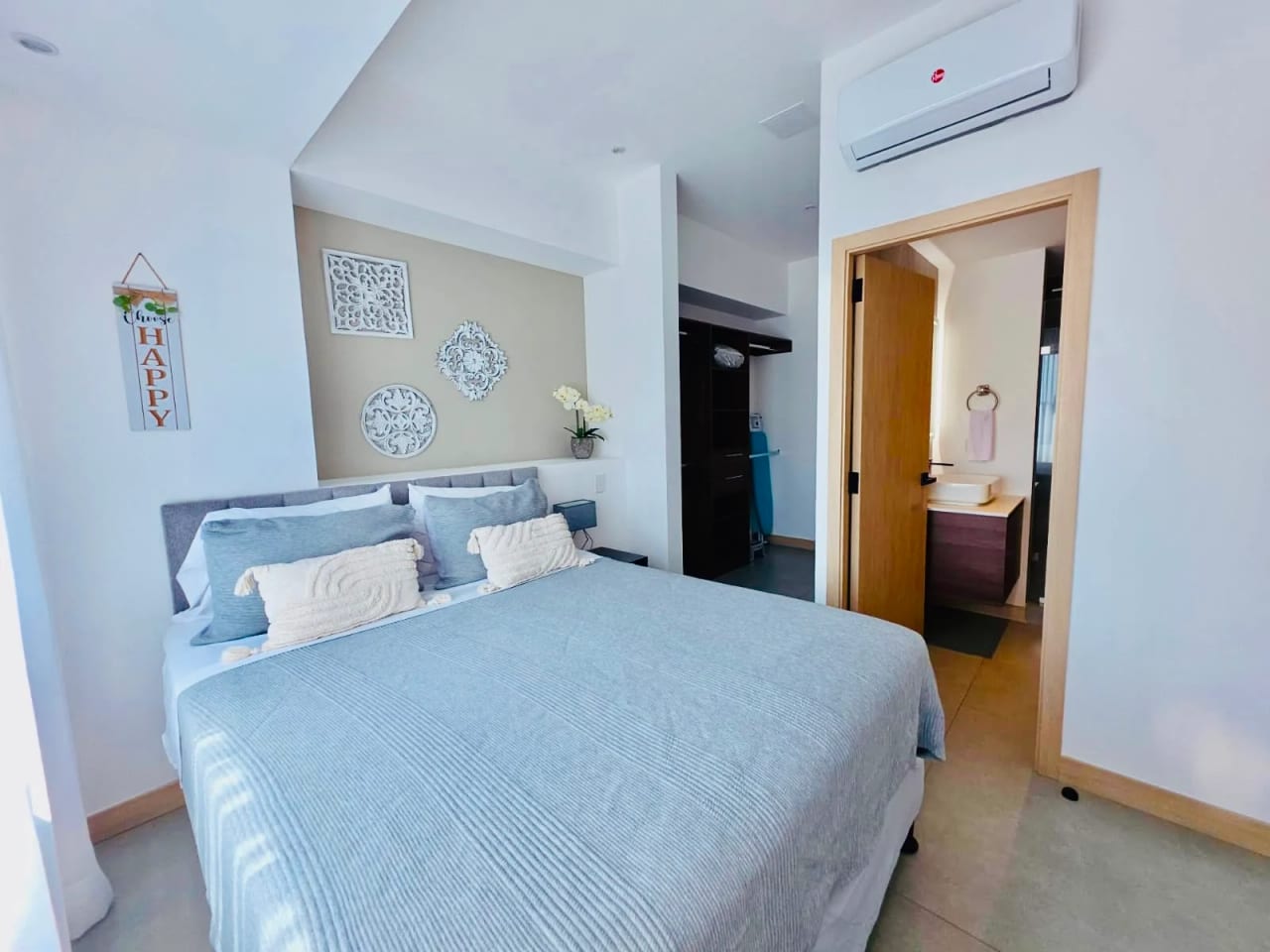Hermoso apartamento amueblado de 2 dormitorios en zona 10 — Apartamento en Alquiler en Zona 10, Guatemala, Ciudad — foto 7 de 12