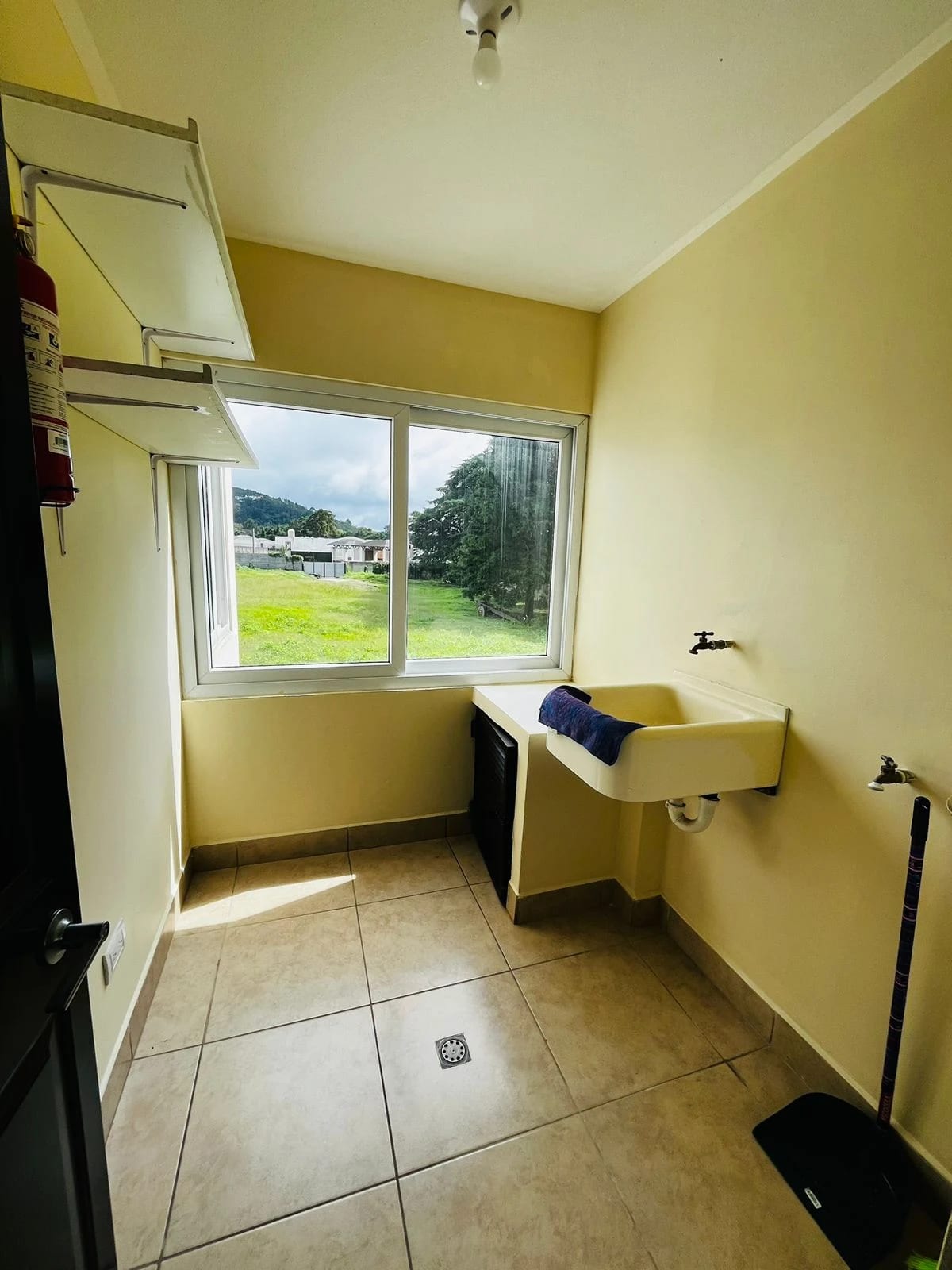 Apartamento de 2 dormitorios con excelente ubicación, entrada a La Olmeca — Apartamento en Alquiler en Carretera a El Salvador, Guatemala, Ciudad — foto 4 de 13