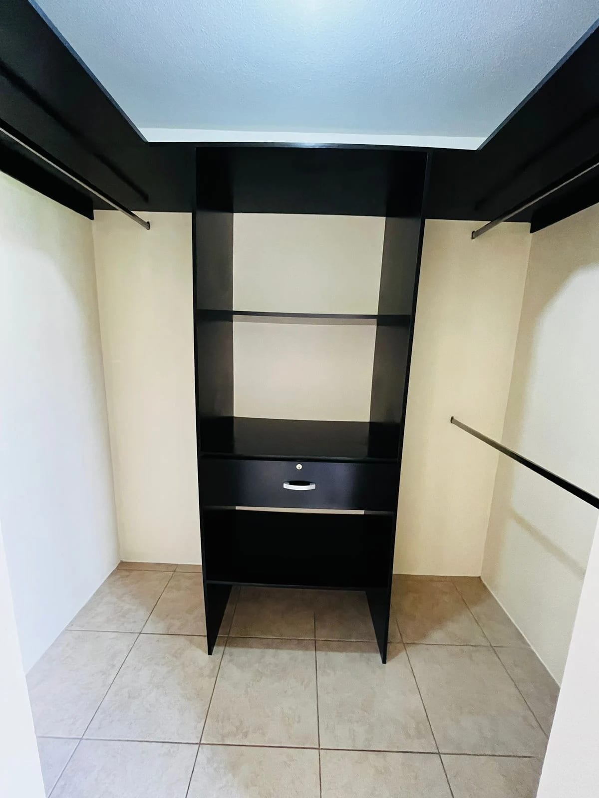 Apartamento de 2 dormitorios con excelente ubicación, entrada a La Olmeca — Apartamento en Alquiler en Carretera a El Salvador, Guatemala, Ciudad — foto 8 de 13