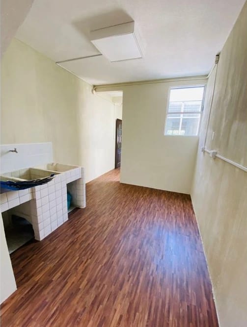 Casa en zona 10 ideal oficinas Fuera de garita cercana a Oakland — Casa en Alquiler en Zona 10, Guatemala, Ciudad — foto 8 de 10
