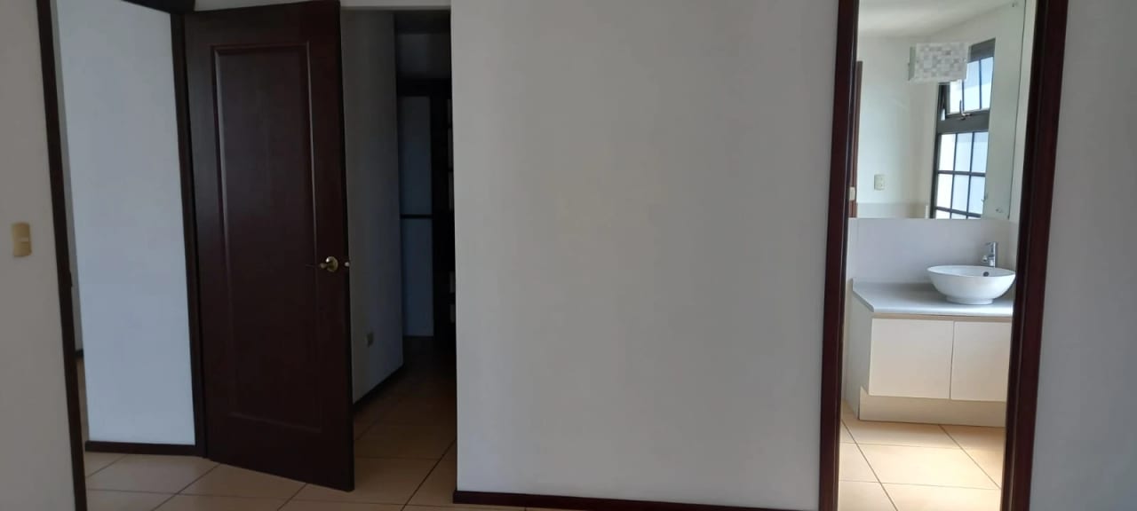 Apartamento de 1 dormitorio en renta en zona10 — Apartamento en Alquiler en Zona 10, Guatemala, Ciudad — foto 8 de 11