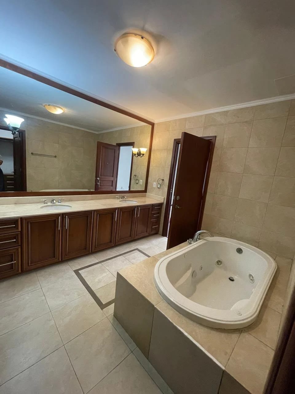Apartamento de 2 dormitorios de 295 Mts. en zona 14 TADEUS — Apartamento en Alquiler en Zona 14, Guatemala, Ciudad — foto 13 de 16