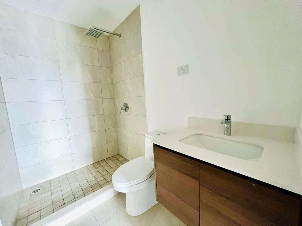 Apartamento en venta en zona 10, ideal par inversión — Apartamento en Venta en Zona 10, Guatemala, Ciudad — foto 2 de 11