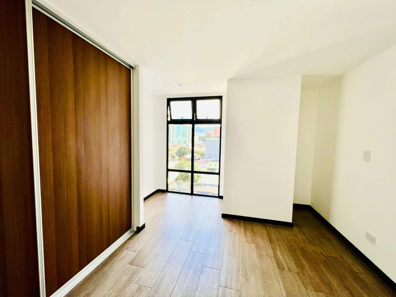 Apartamento en venta en zona 10, ideal par inversión — Apartamento en Venta en Zona 10, Guatemala, Ciudad — foto 8 de 11