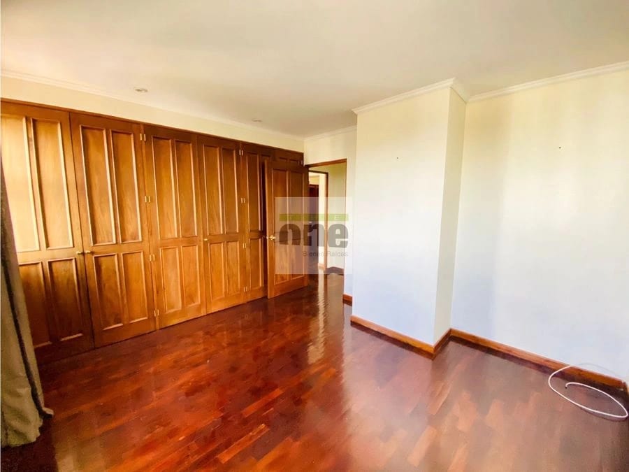 Lindo apartamento de 2 dormitorios en zona 10, cerca de Universidades — Apartamento en Alquiler en Zona 10, Guatemala, Ciudad — foto 5 de 13