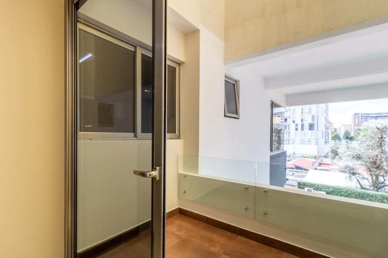 Lindo apartamento de 1 dormitorio con balcón en zona 14 — Apartamento en Alquiler en Zona 14, Guatemala, Ciudad — foto 7 de 9