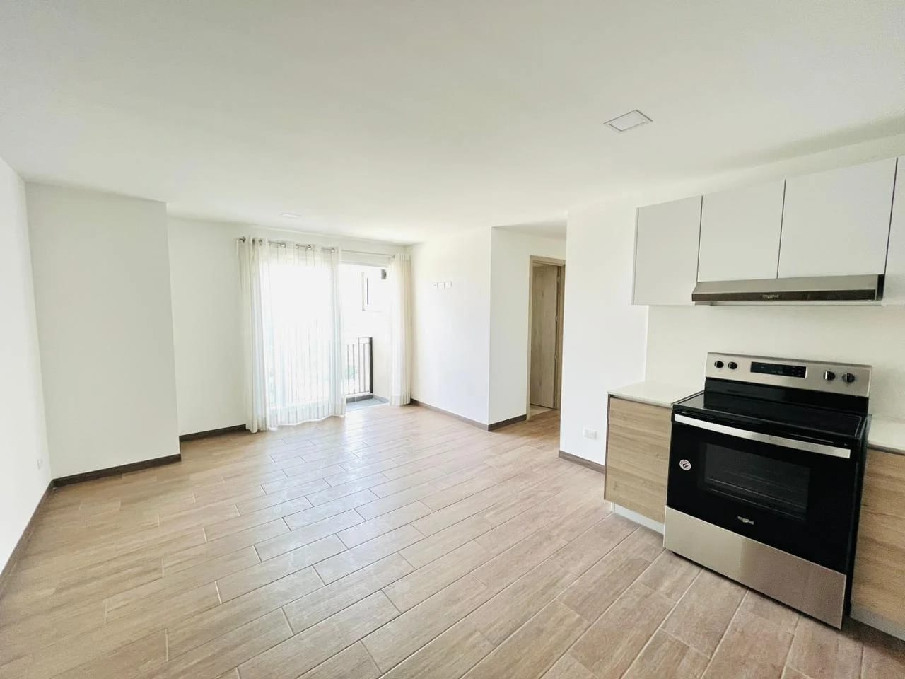 Lindo apartamento de 3 dormitorios en zona 12 — Apartamento en Alquiler en Zona 12, Guatemala, Ciudad — foto 10 de 16