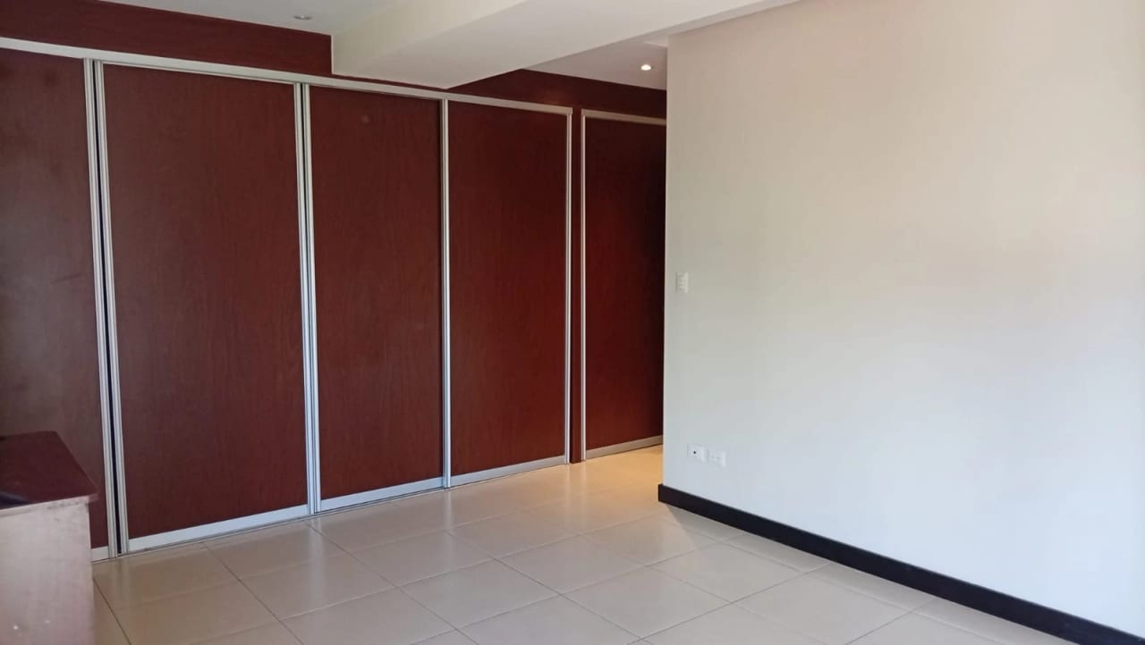 Apartamento de 1 dormitorio con balcón en alquiler en zona 14 — Apartamento en Alquiler en Zona 14, Guatemala, Ciudad — foto 6 de 10