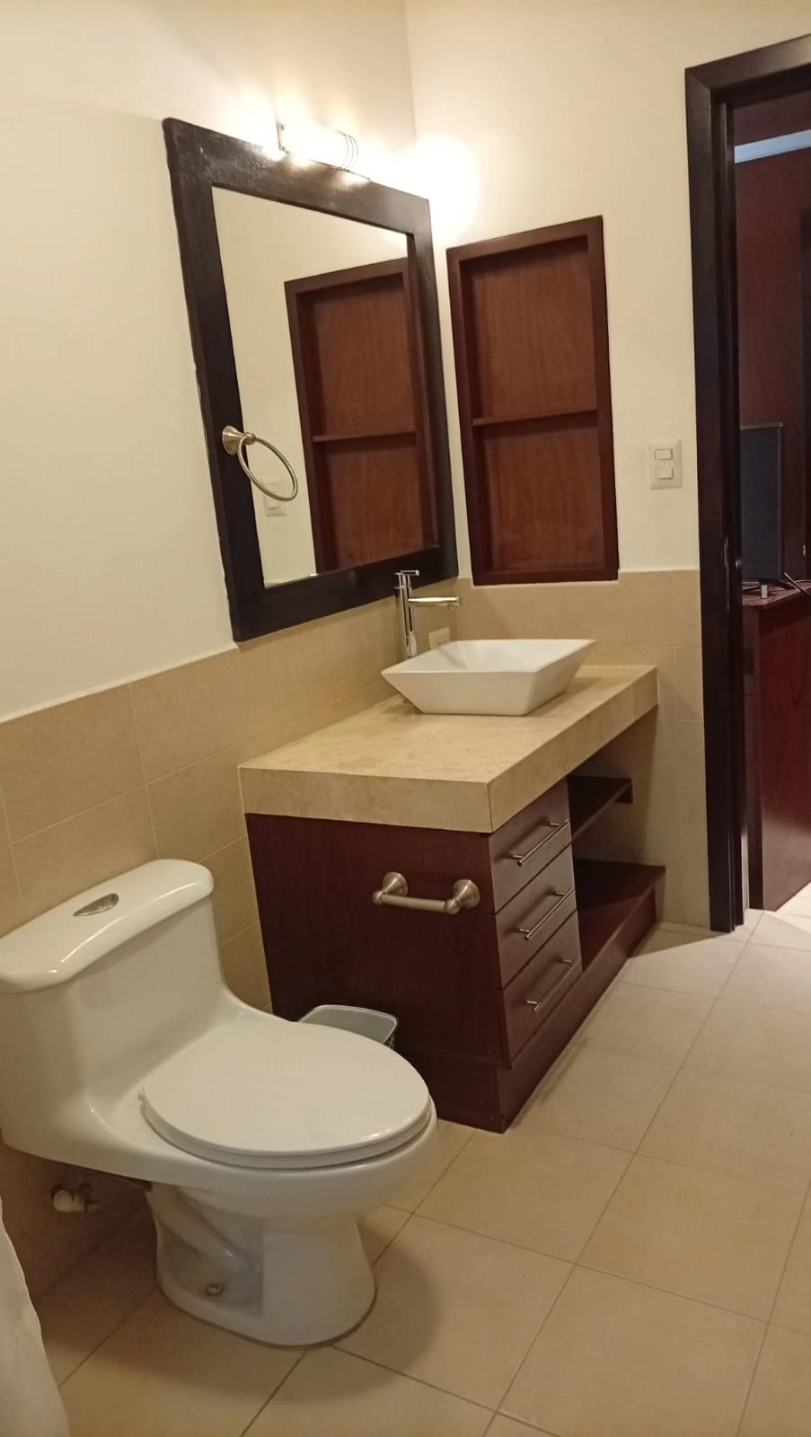 Apartamento de 1 dormitorio con balcón en alquiler en zona 14 — Apartamento en Alquiler en Zona 14, Guatemala, Ciudad — foto 8 de 10