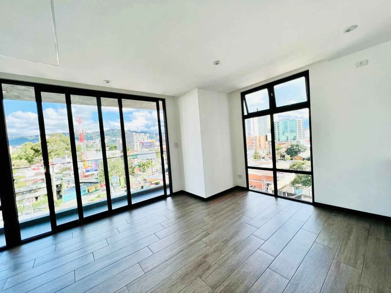 Apartamento de 2 habitaciones en zona 10, ideal para inversión — Apartamento en Venta en Zona 10, Guatemala, Ciudad — foto 9 de 11