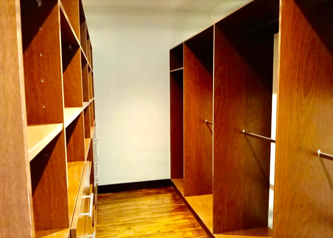 Apartamento de 4 dormitorios de 2 niveles en zona 14 — Apartamento en Alquiler en Zona 14, Guatemala, Ciudad — foto 3 de 8
