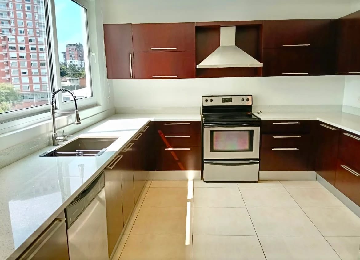 Amplio Apartamento en RENTA - Zona 14 4 dormitorios — Apartamento en Alquiler en Zona 14, Guatemala, Ciudad — foto 6 de 10