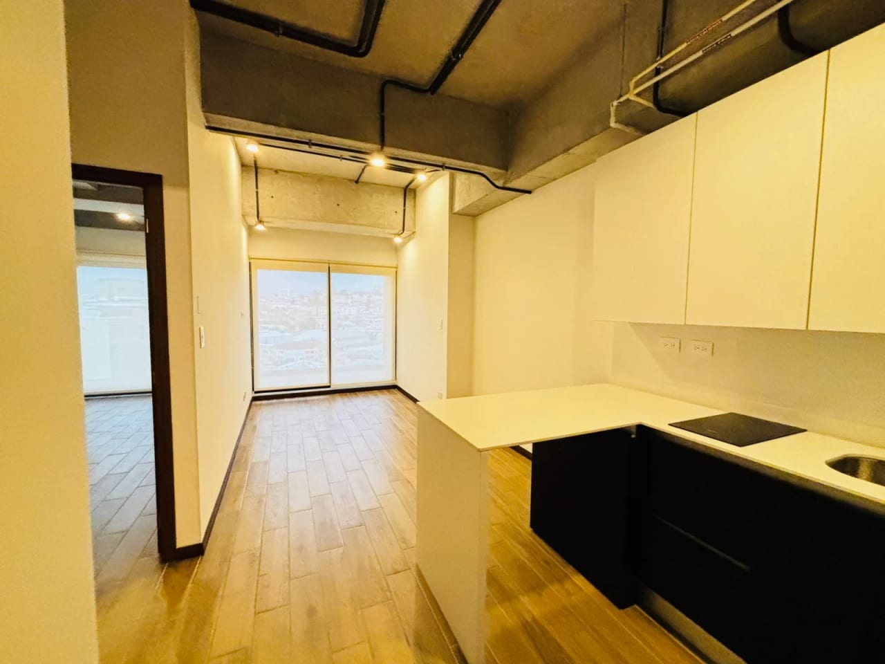 Hermoso apartamento de 1 dormitorio, tipo coral en zona 4 — Apartamento en Alquiler en Zona 4, Guatemala, Ciudad — foto 1 de 14