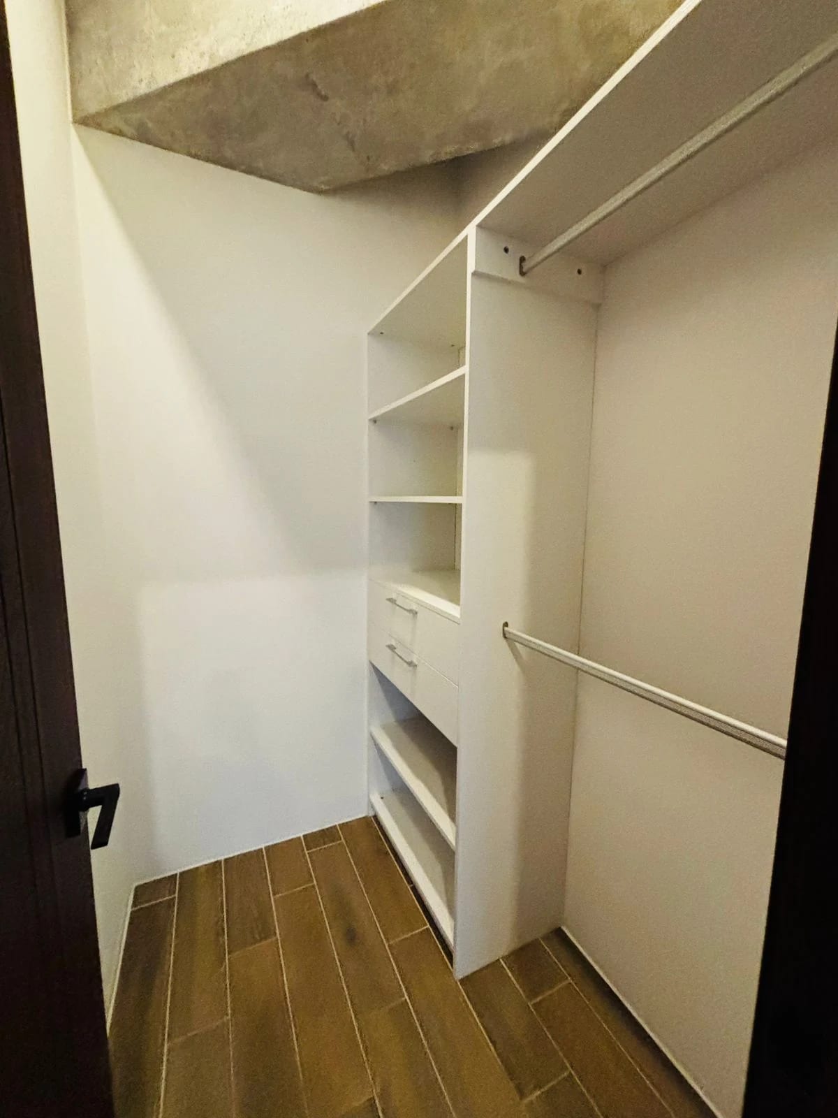 Hermoso apartamento de 1 dormitorio, tipo coral en zona 4 — Apartamento en Alquiler en Zona 4, Guatemala, Ciudad — foto 10 de 14