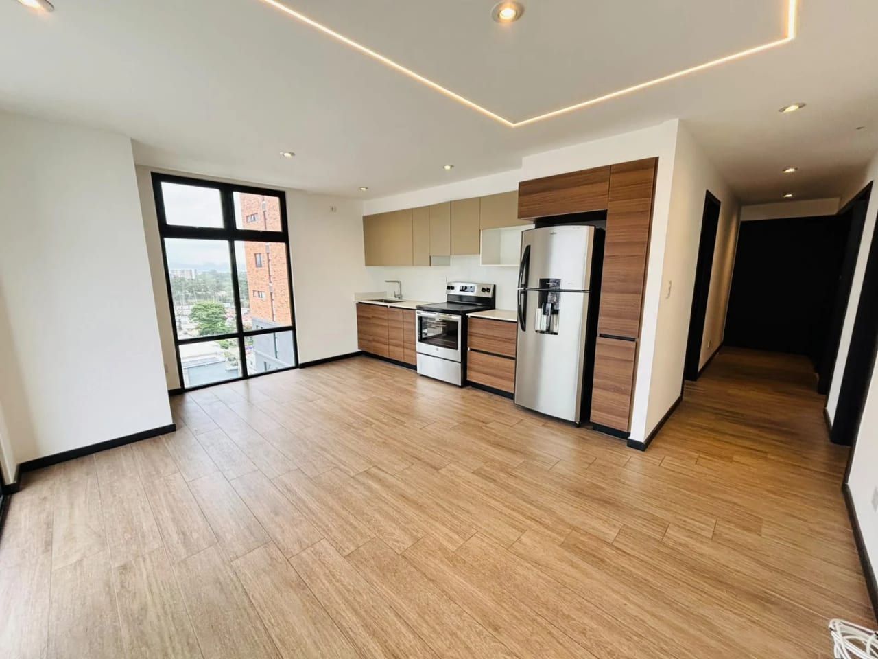 Apartamento con buena ubicación en venta en Zona 10 — Apartamento en Venta en Zona 10, Guatemala, Ciudad — foto 2 de 11